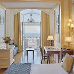 Grand Excelsior Vittoria Hotel