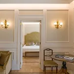 Grand Excelsior Vittoria Hotel 5*