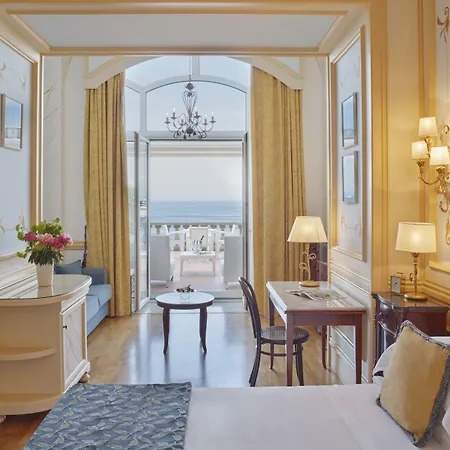Grand Excelsior Vittoria Hotel