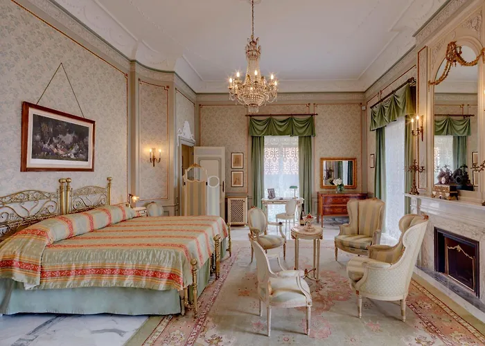Grand Excelsior Vittoria Hotel 5*