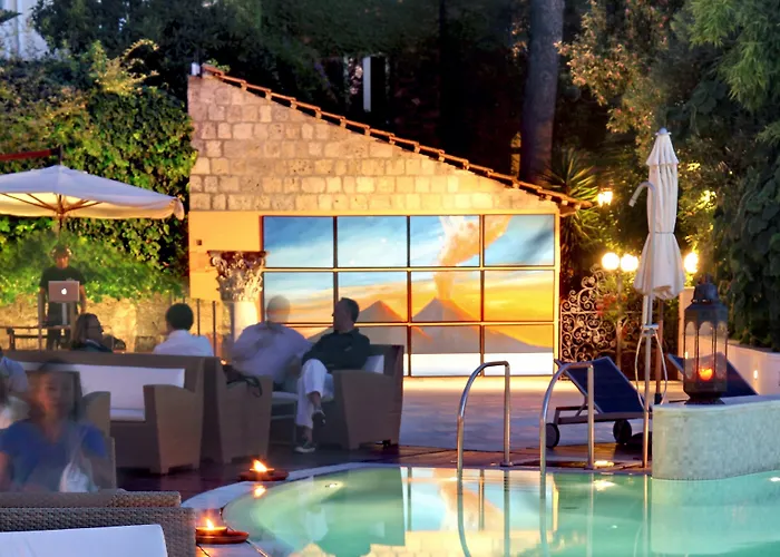 Hotel Grand Excelsior Vittoria 5*