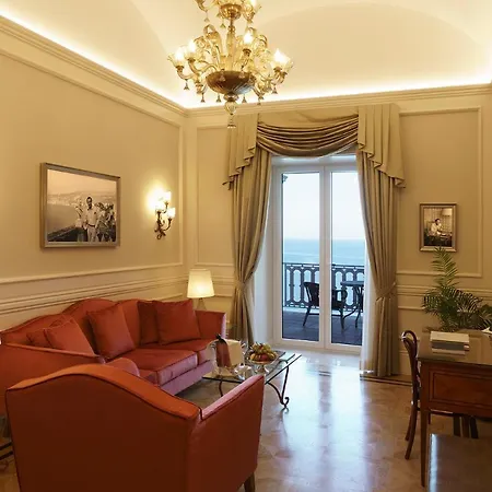 Grand Excelsior Vittoria Hotel