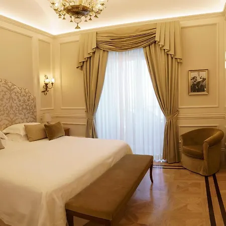 מלון Grand Excelsior Vittoria 5*