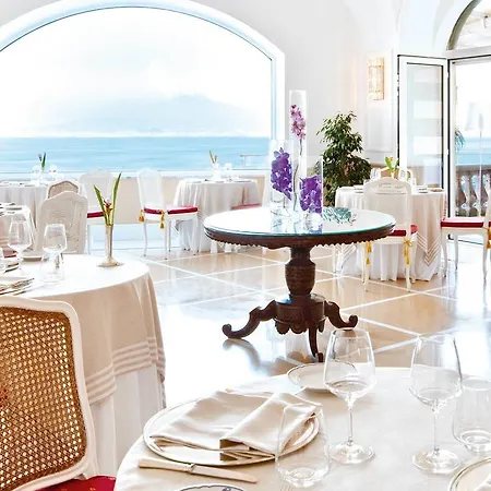 Grand Excelsior Vittoria מלון 5*