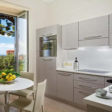 Grand Excelsior Vittoria מלון 5*