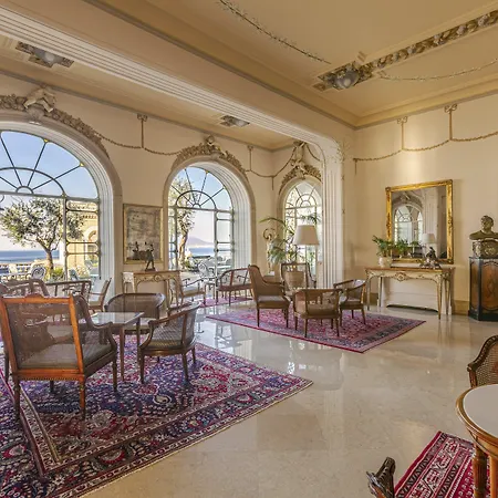 Grand Excelsior Vittoria Hotel 5*