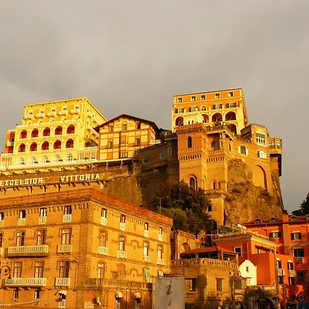 Grand Excelsior Vittoria סורנטו