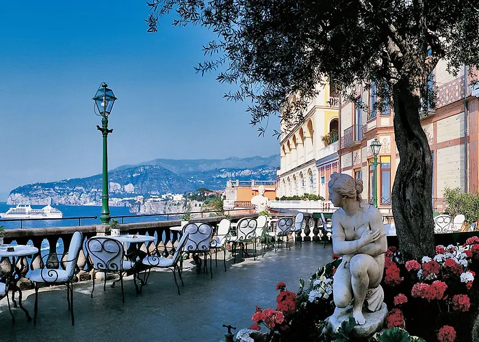 Grand Excelsior Vittoria Hotel 5*