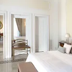 Grand Excelsior Vittoria Hotel 5*