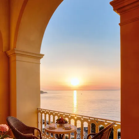 Grand Excelsior Vittoria מלון 5*