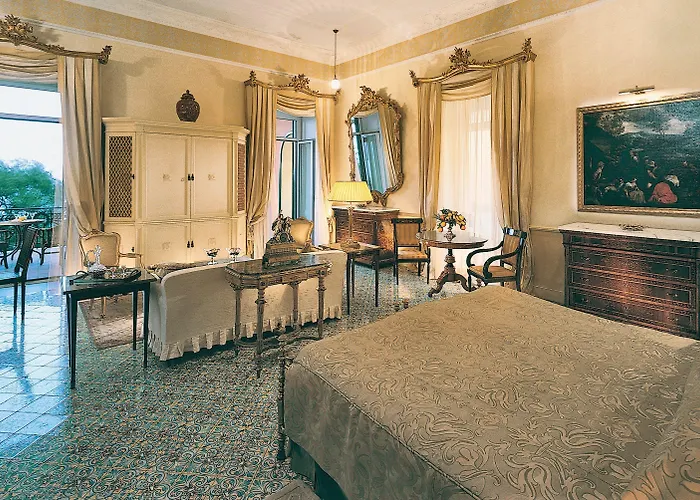Grand Excelsior Vittoria Szálloda 5*