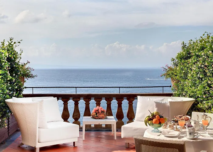 Grand Excelsior Vittoria Szálloda 5*