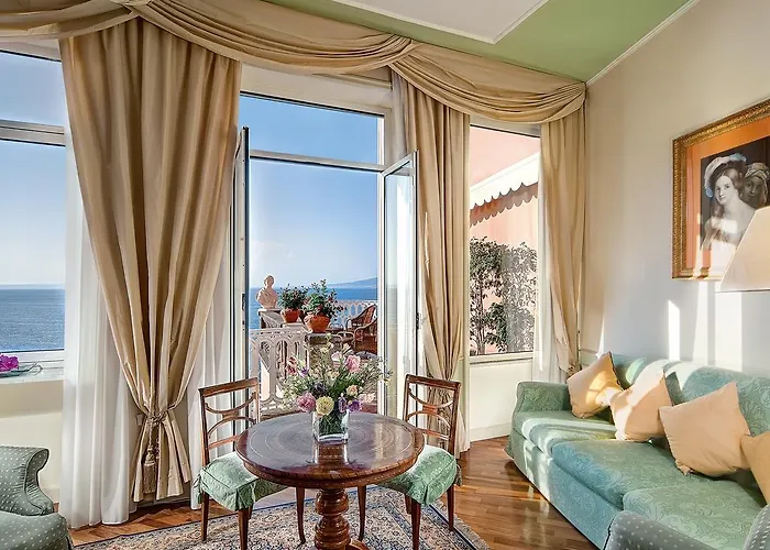 Grand Excelsior Vittoria Szálloda