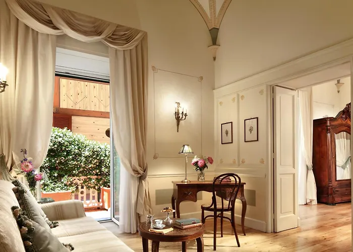 Grand Excelsior Vittoria Szálloda 5*
